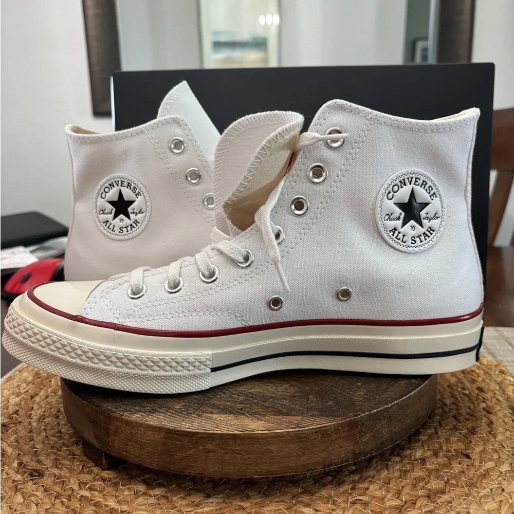 Converse  White High-Top Sneakers unisex M8 W10 Brand New in Box