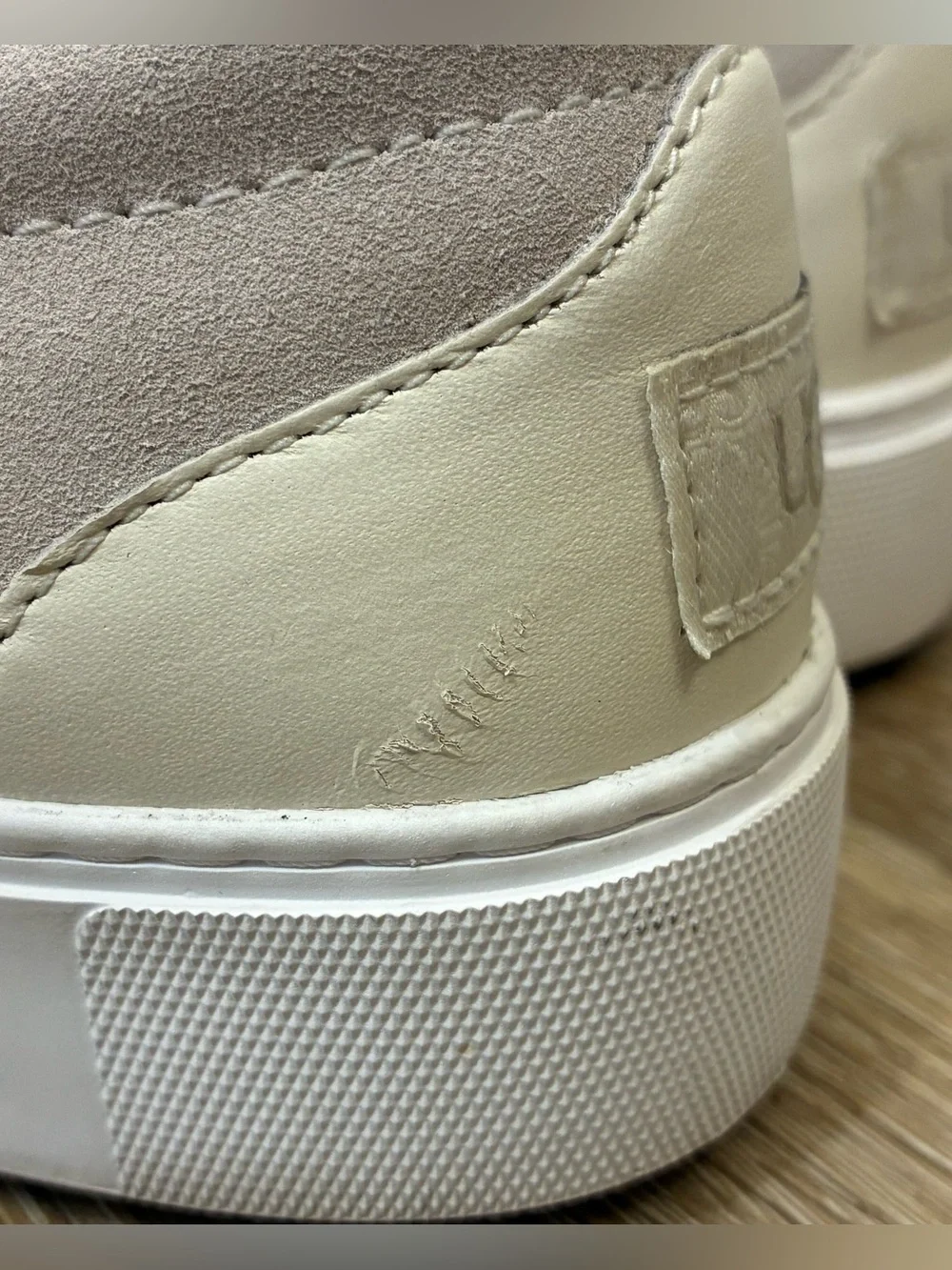 UGG zilo slip