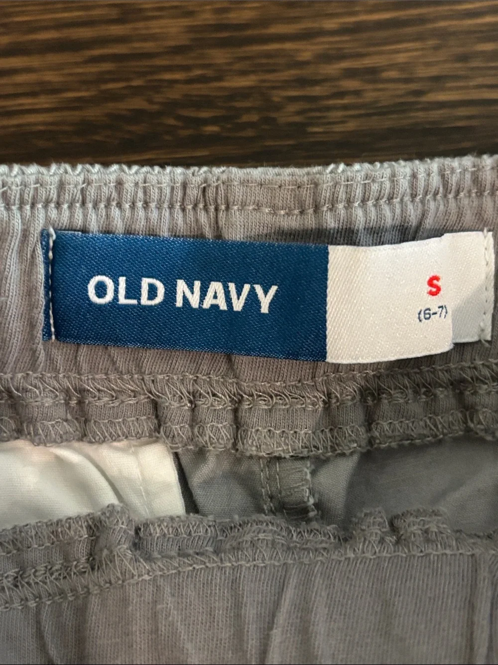Boys Old Navy Light Gray Drawstring Shorts, size small (6-7)