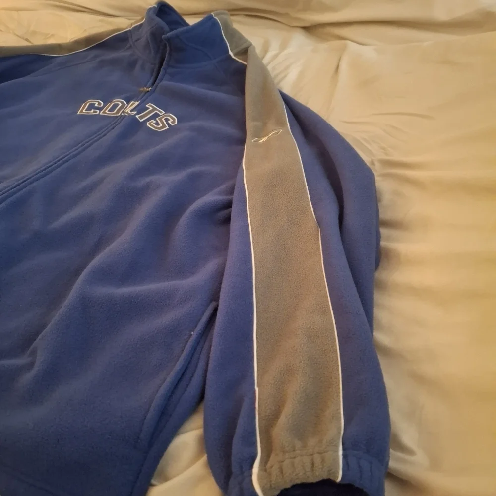 Reebok stay warm