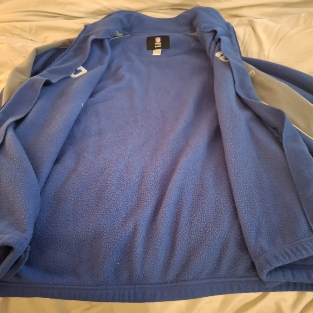 Reebok stay warm
