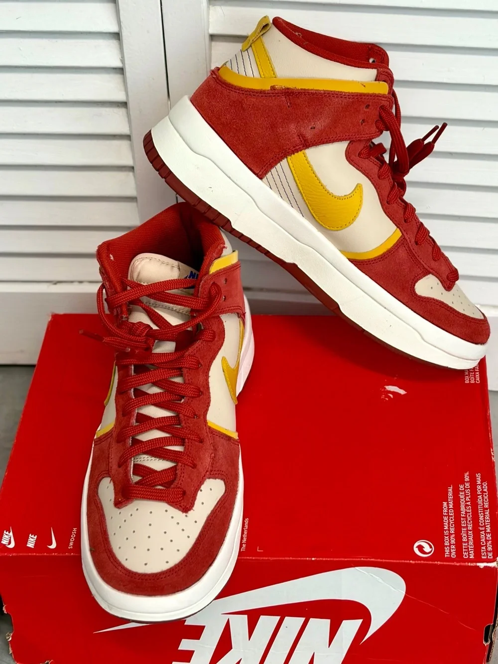 Nike bold red