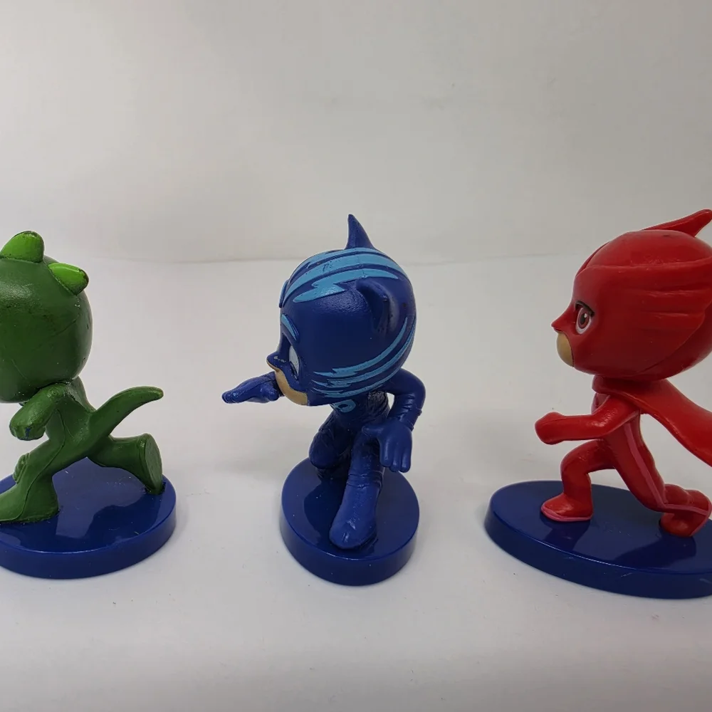 N/A small figures