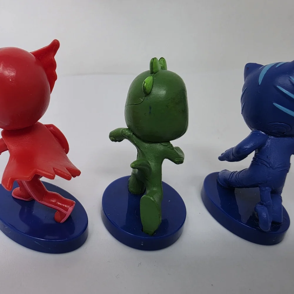 N/A small figures