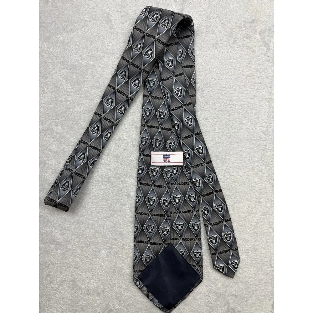 NFL Raiders Logo Woven Silk Tie Gray/Black Geometric Pattern Pointed Style