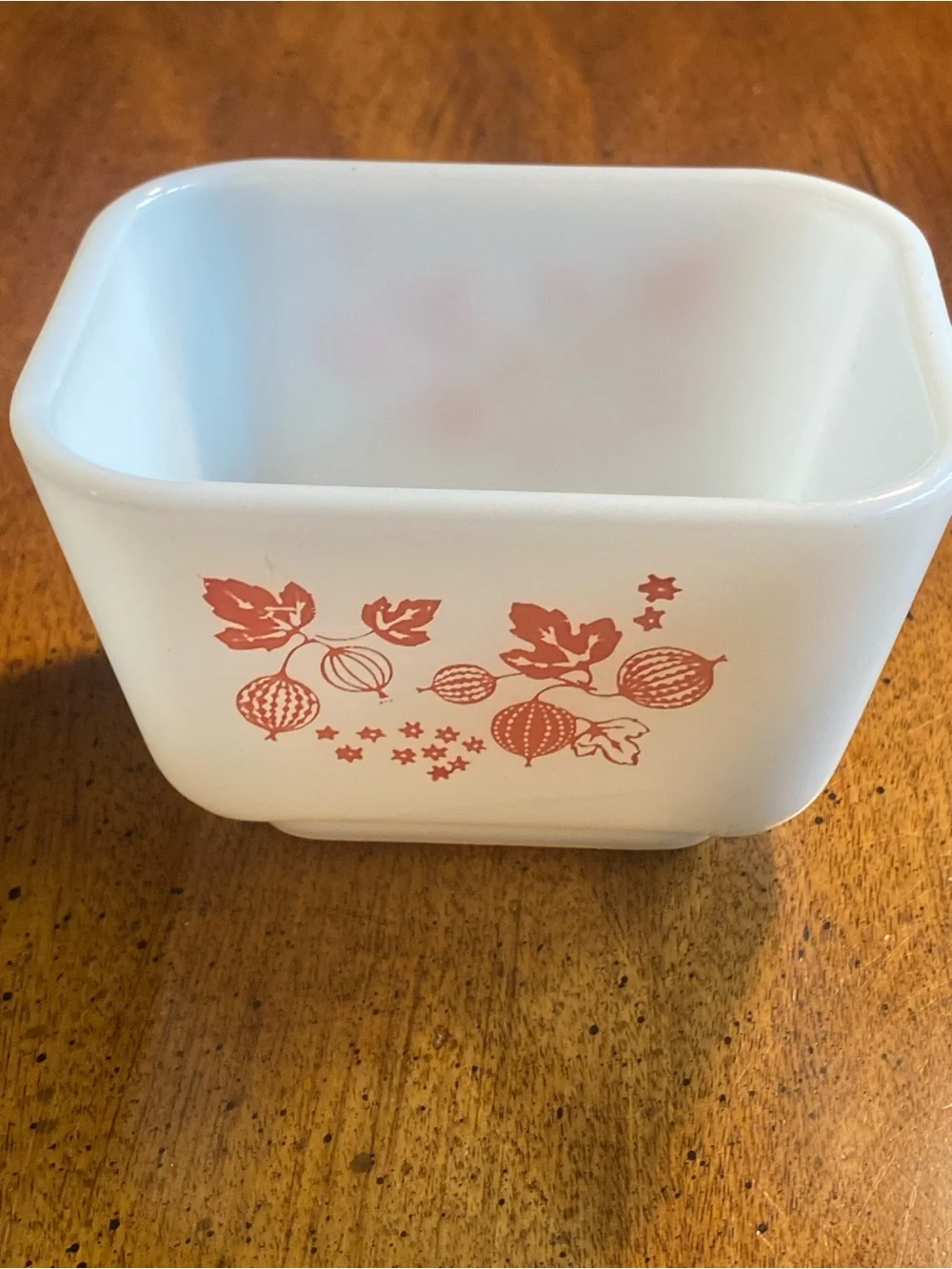 Pyrex vintage pink