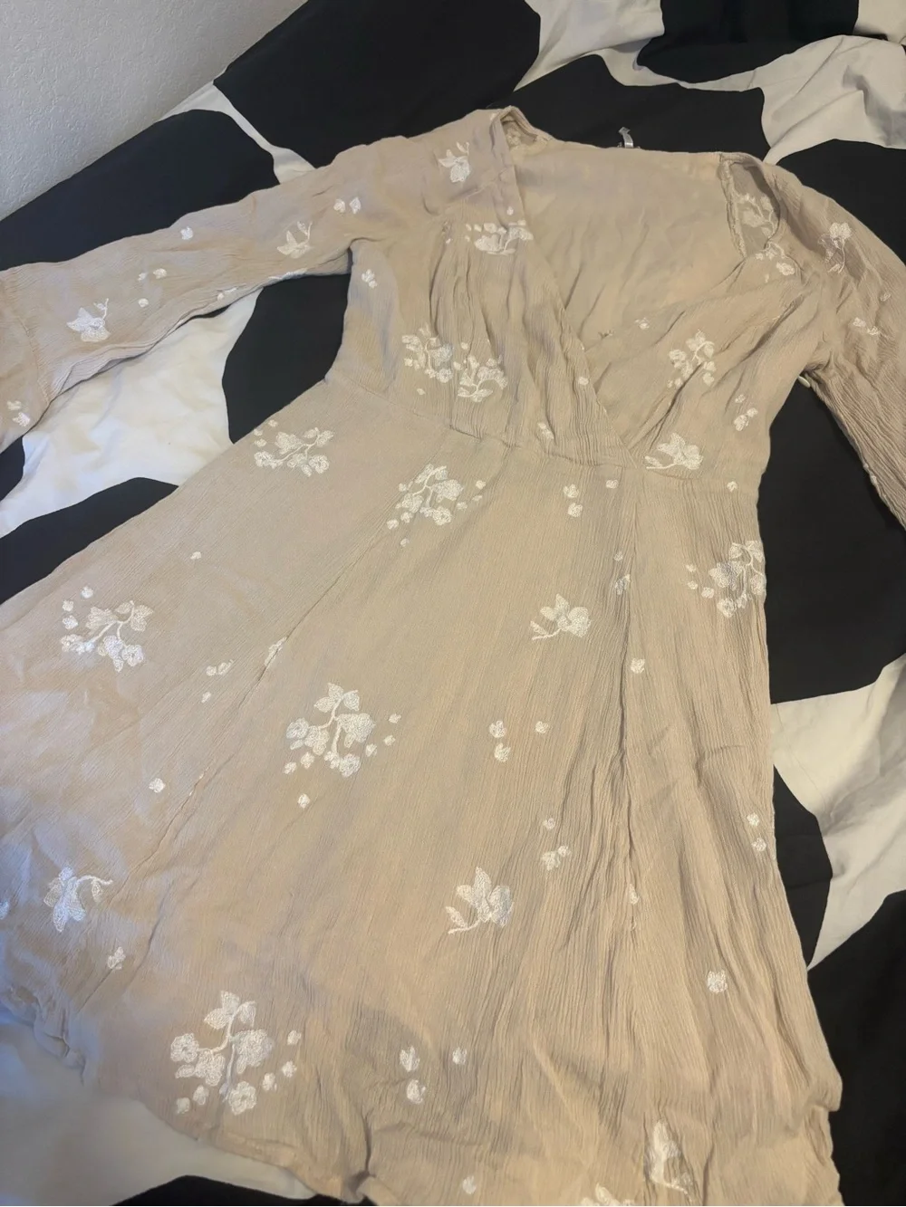 Free People Size 4 Butterfly-Sleeve Floral Embroidered Mini Dress Cream Boho