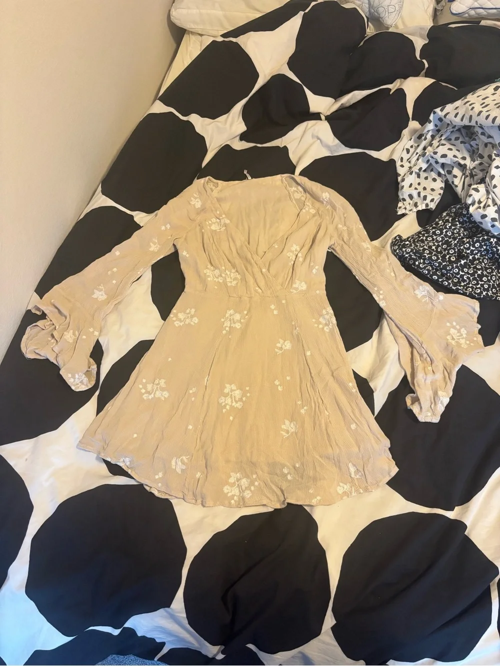 Free People Size 4 Butterfly-Sleeve Floral Embroidered Mini Dress Cream Boho