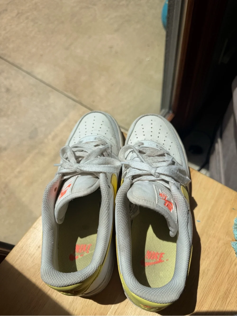 Nike clean low