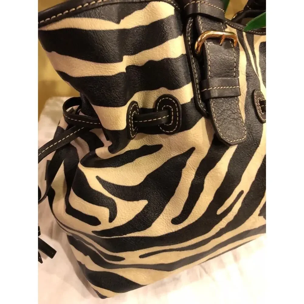 Dooney Bourke dooney bourke