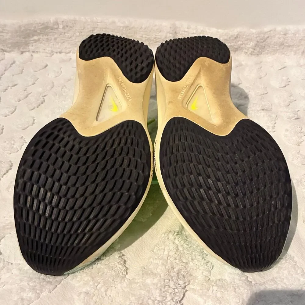 Nike walk preowned