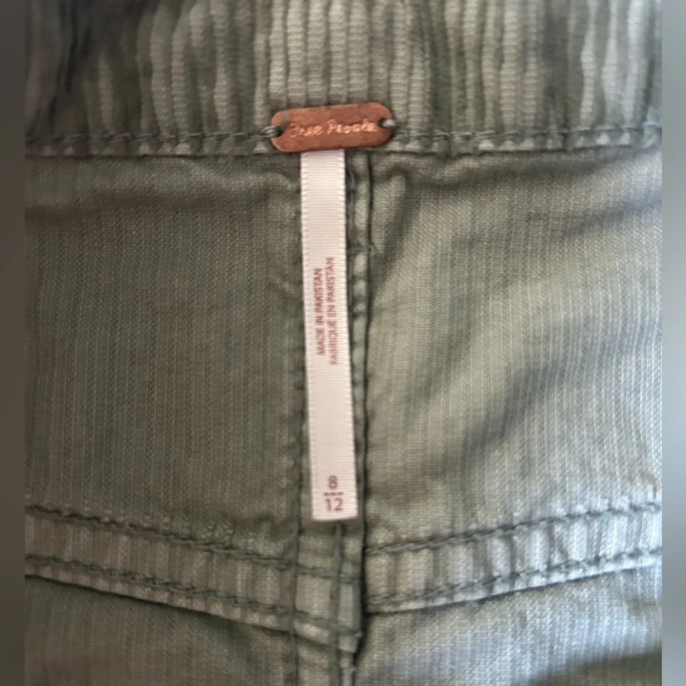 Free People questions leave