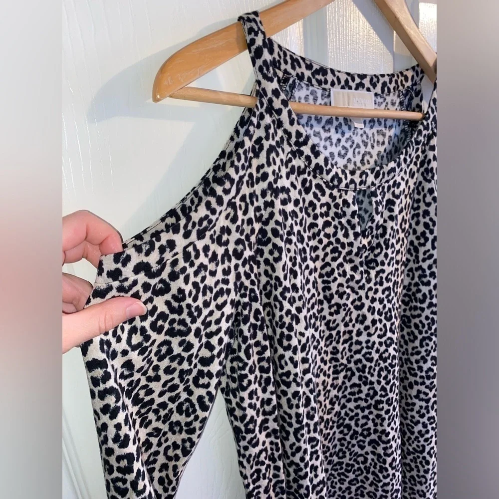 Michael Kors Leopard Print Cold Shoulder Long Sleeve Top Women’s Size L Shirt
