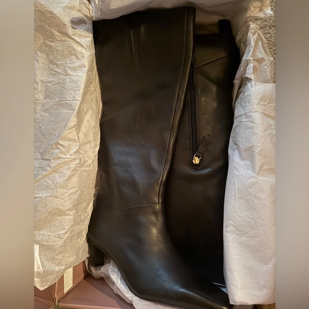 SARTO By Franco Sarto step out