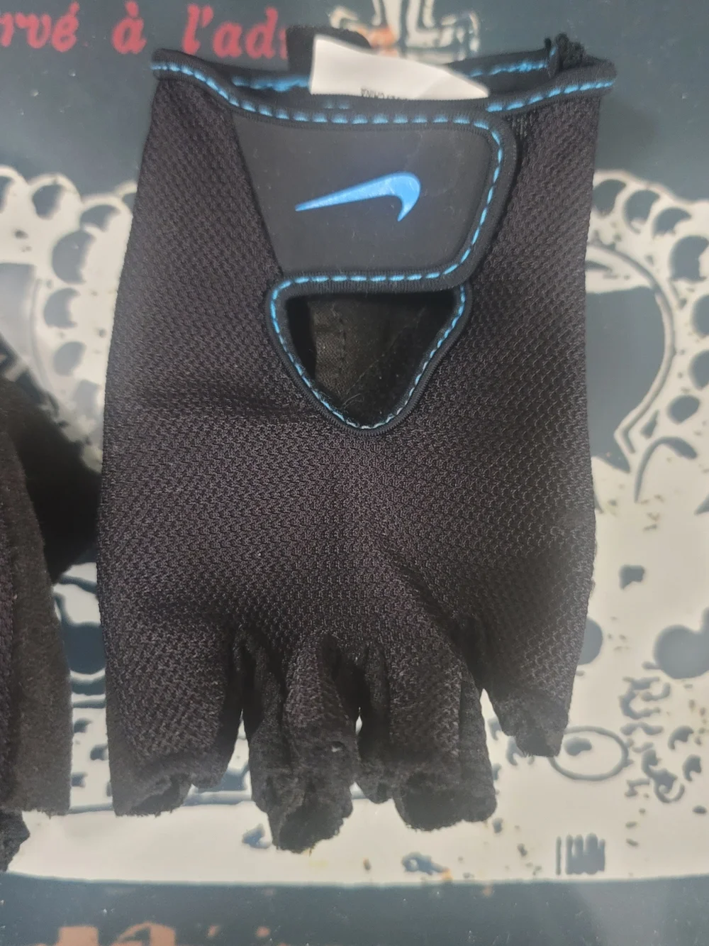 Nike black fingerless