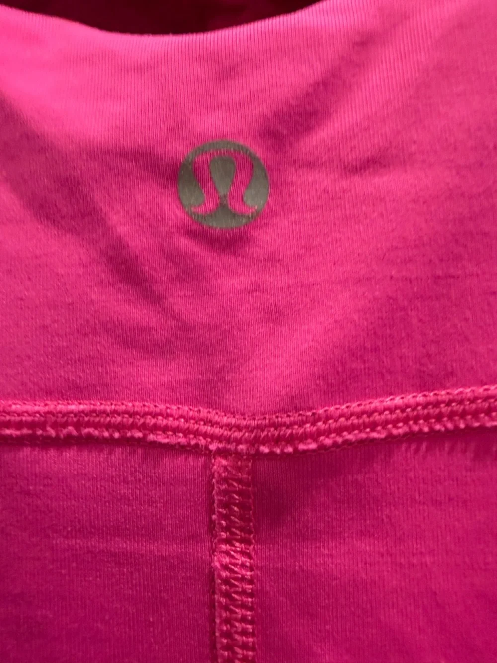 lululemon athletica bold hot