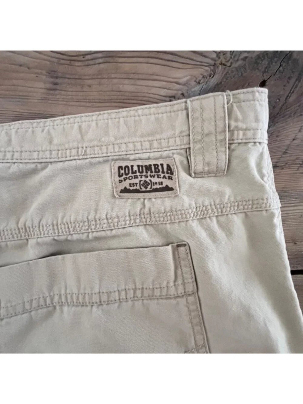 Columbia *note black preowned