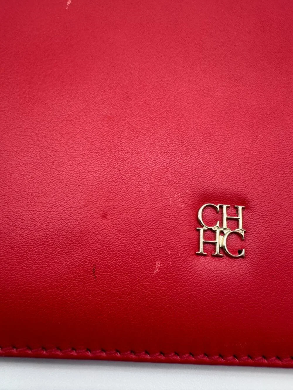 Carolina Herrera elegant minimalist