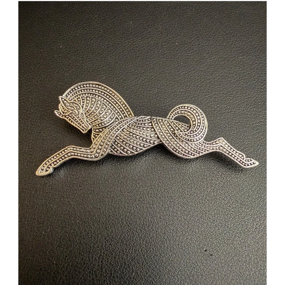 Horse  Brooch Silver Tone Equestrian