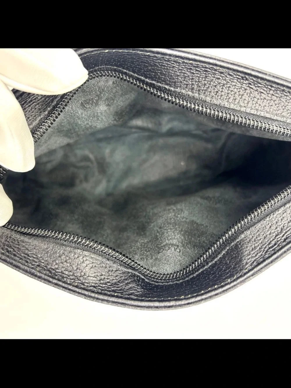 Gucci wristlet pouch