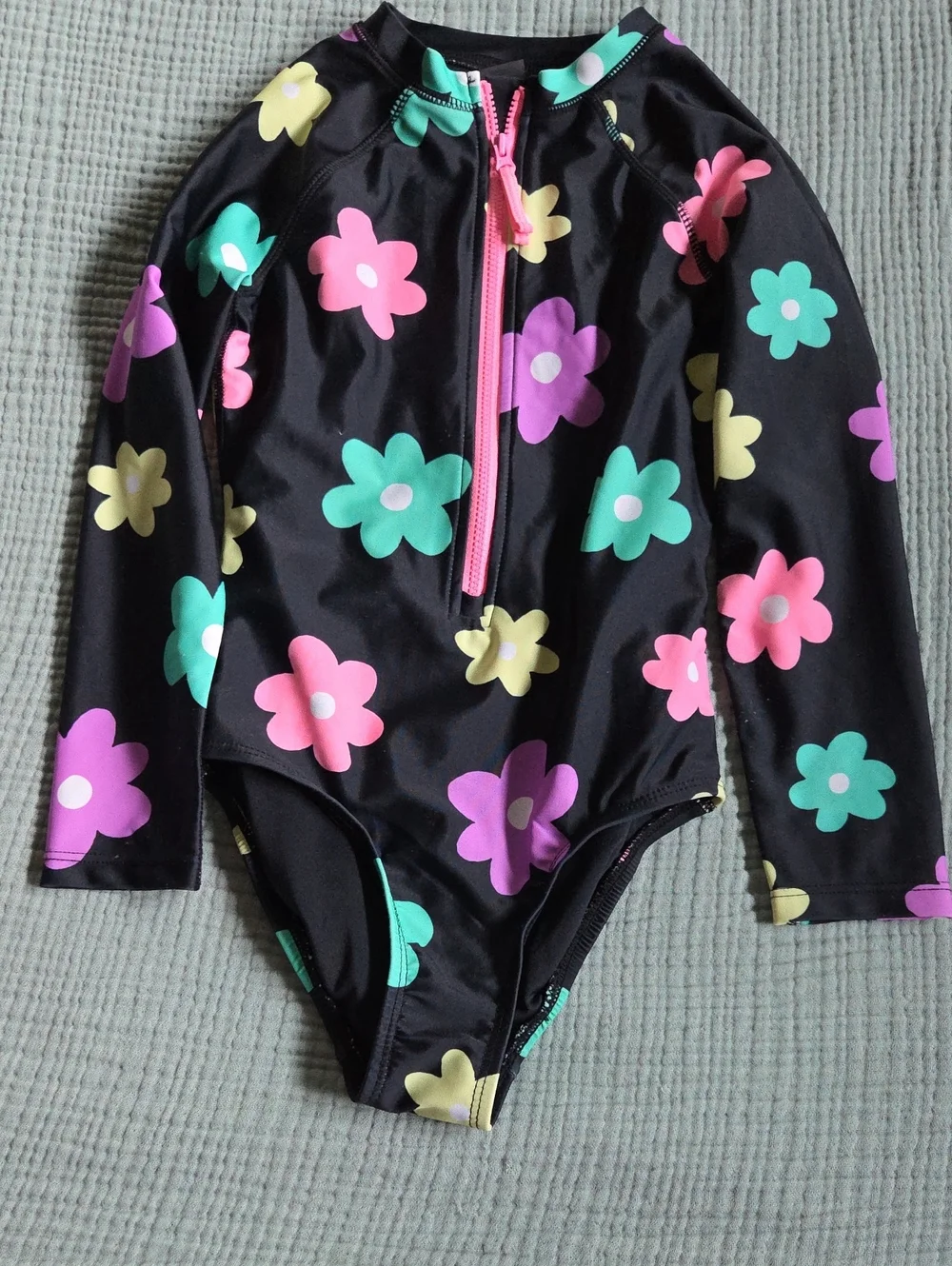 Old Navy Kids Black Long-Sleeve Floral Rash Guard Swimsuit with Pink Zipper
