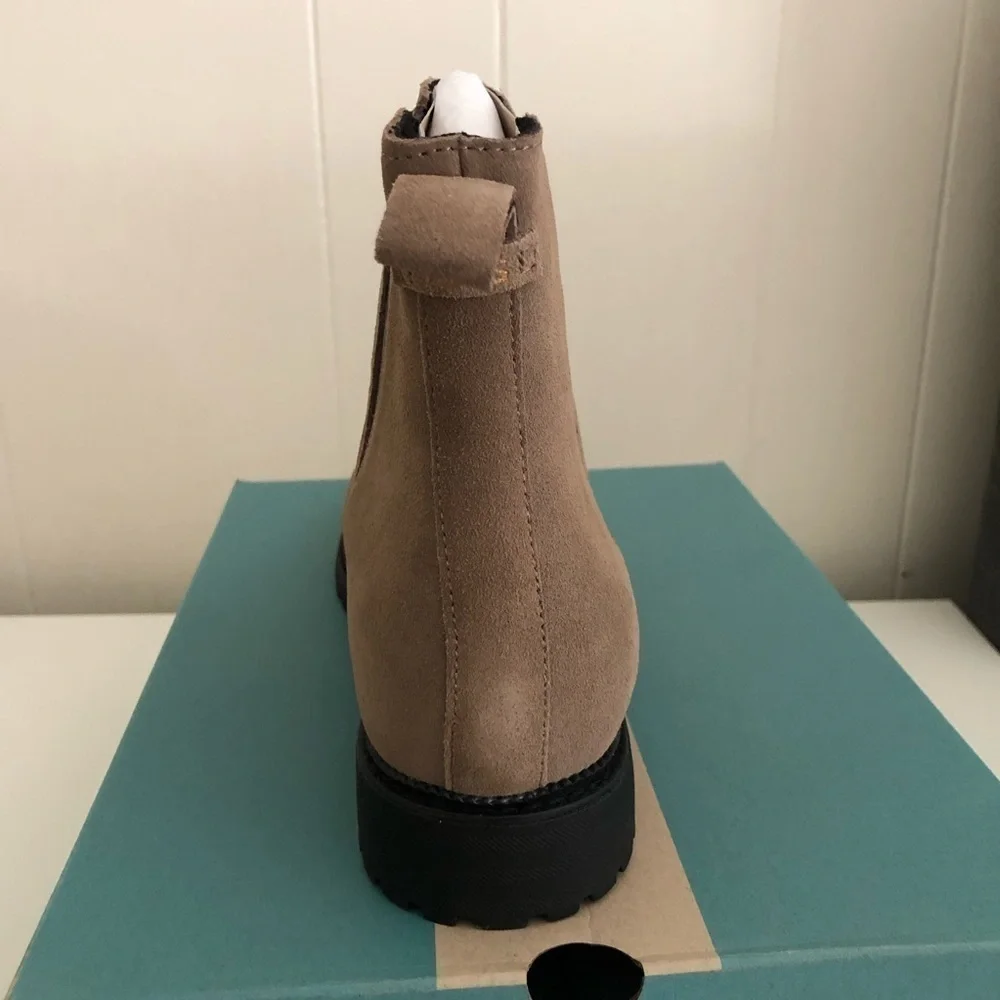 Toms dress up
