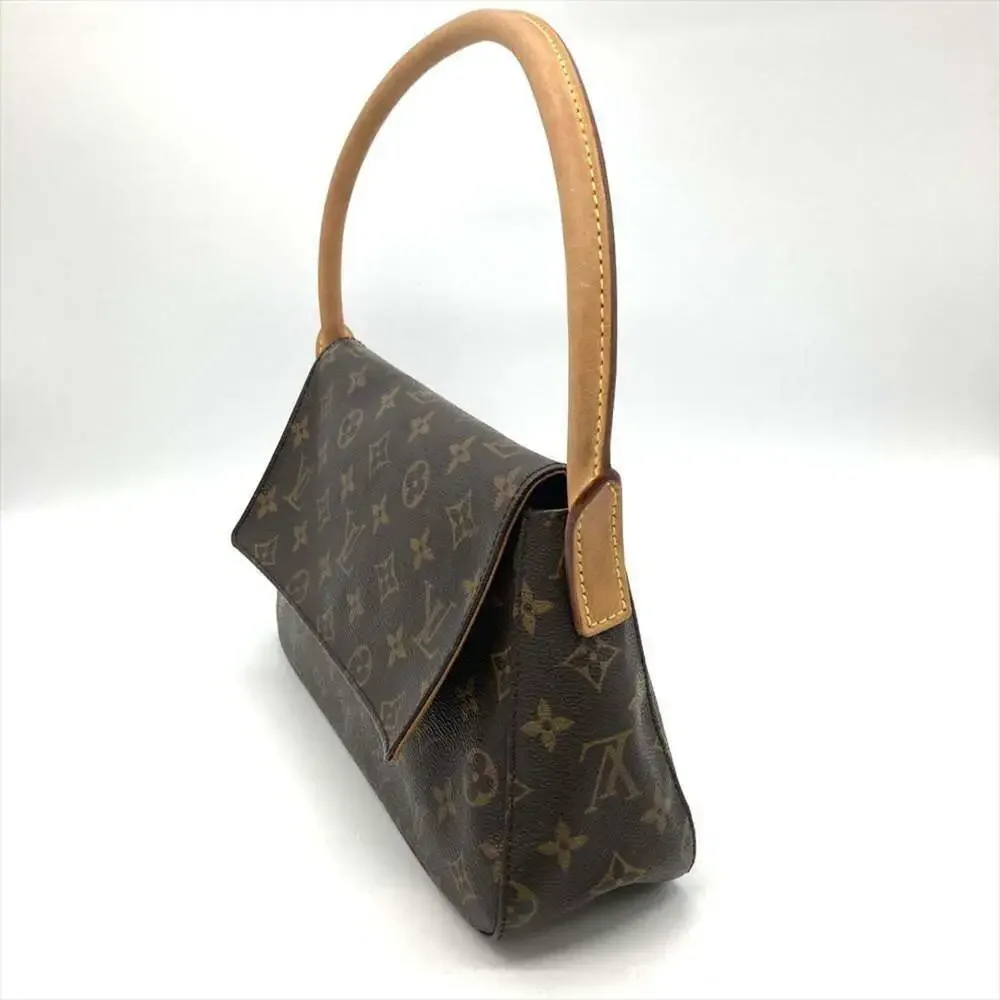 Louis Vuitton refer poshing country