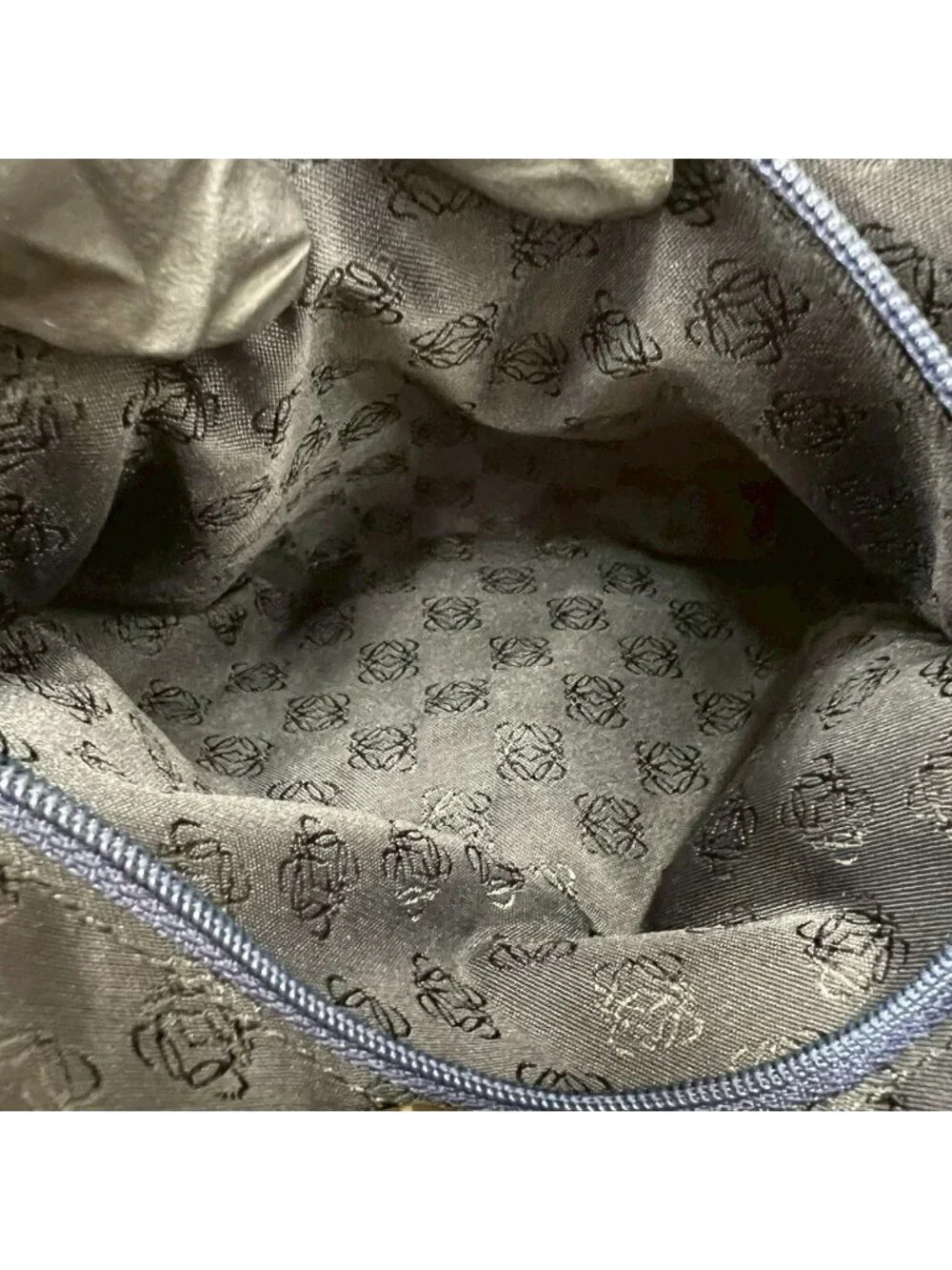 Loewe outside smoke light