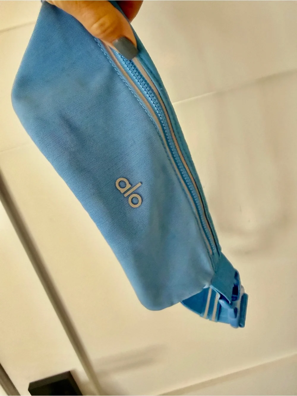 ALO Yoga Light Blue Zip Waist Pack