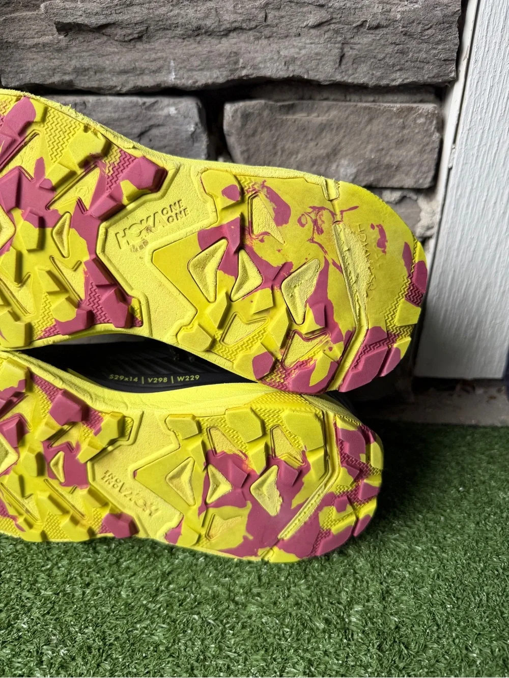 Hoka One One Torrent 2 Dark Navy/Vibrant Yellow Women’s Sneakers