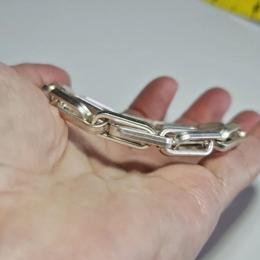 Unbranded silver tone