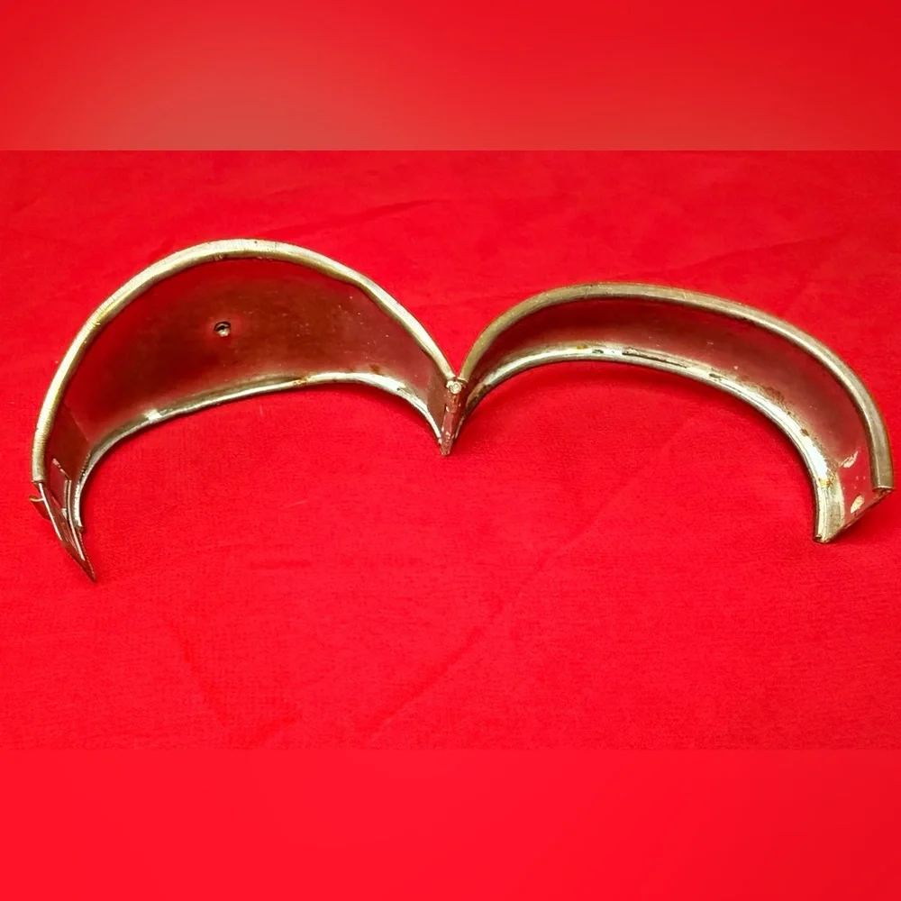 Vintage BOHEMIAN Turquoise Stone Silver-Tone hinged etched metal Cuff Bracelet