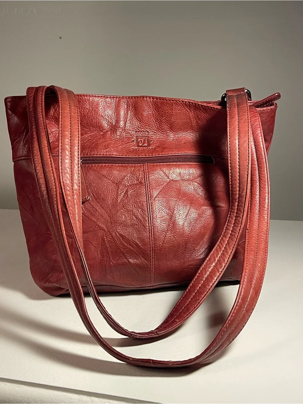 Stone Mountain Accessories side features