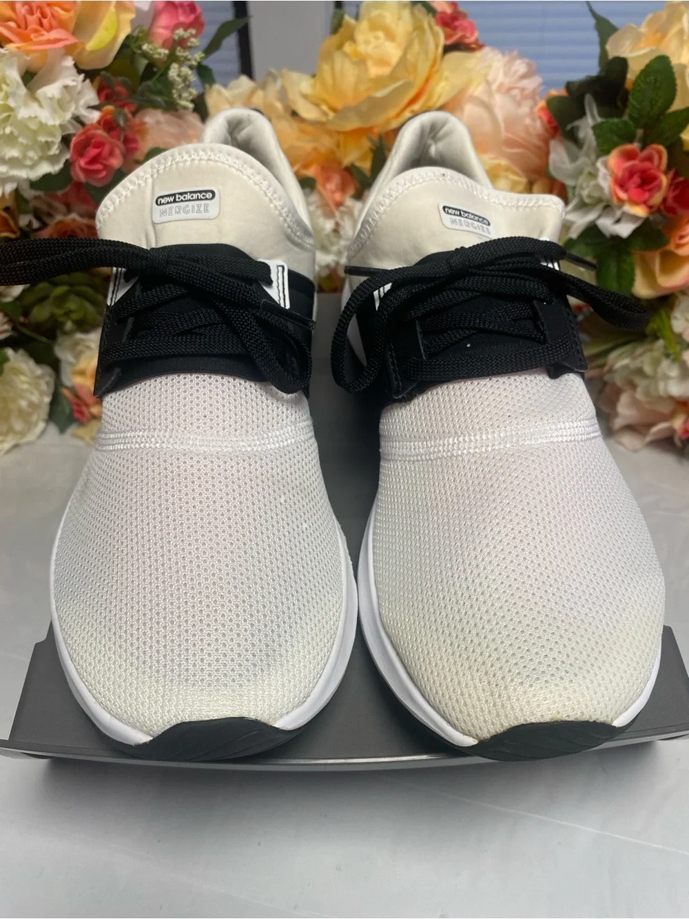 New Balance Nergize DynaSoft Slip-On Walking Shoes White Black Women’s 8.5B