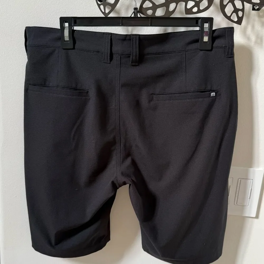 Travis Mathew fit fabric selling