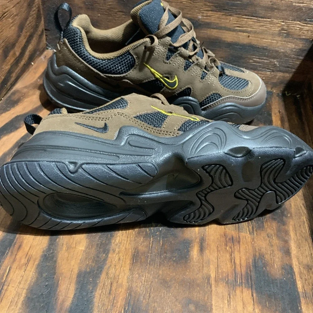 Nike Tech Hera Cacao Wow Sneakers Mesh Women's Size 6