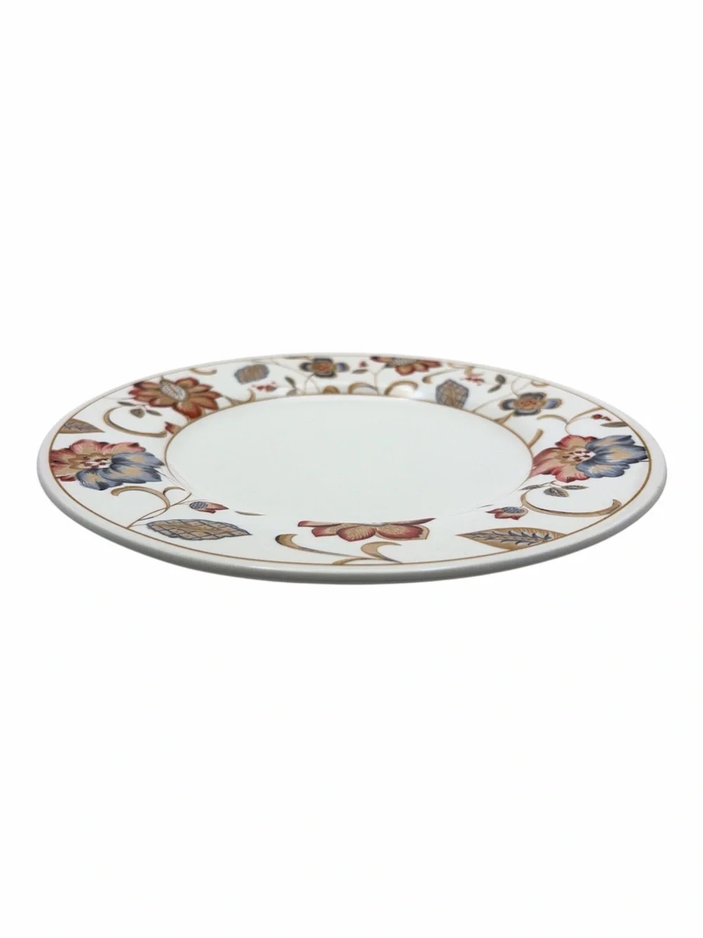 Queen’s approximately white 	•	diameter
