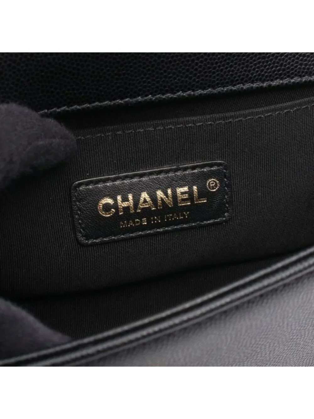 CHANEL use bag