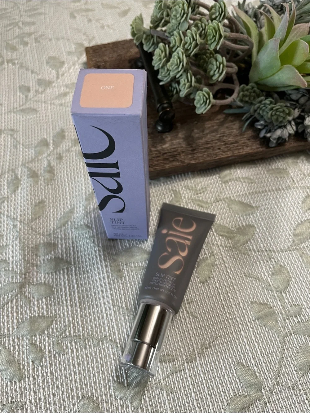 Saie slip tint