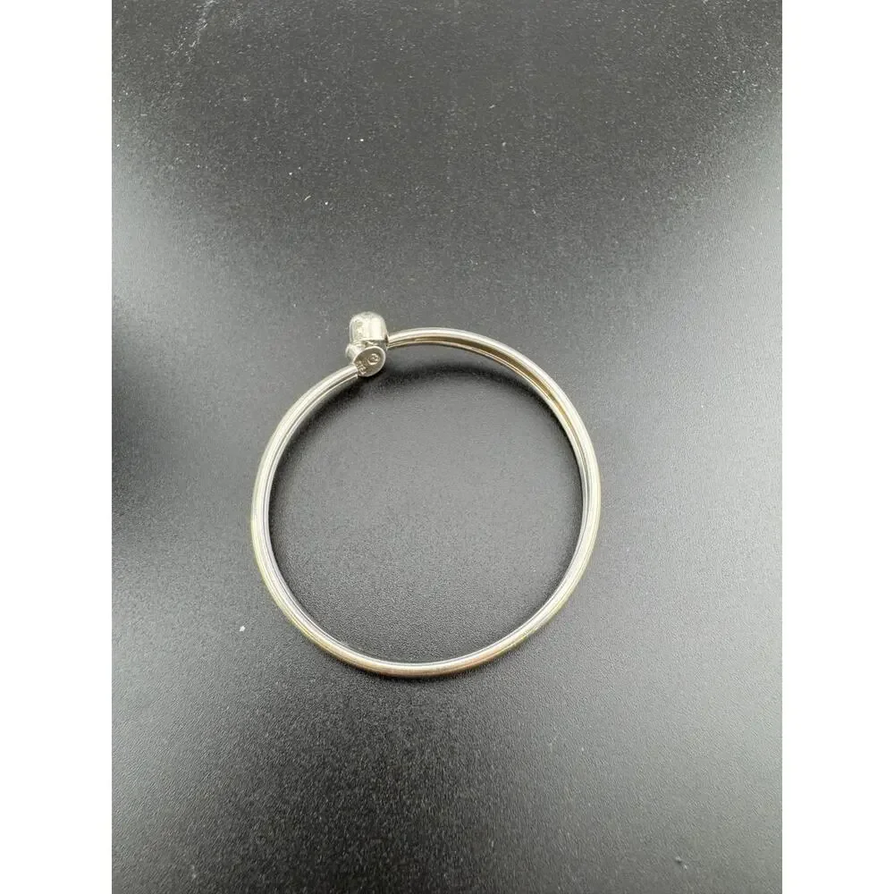 Unbranded sterling silver