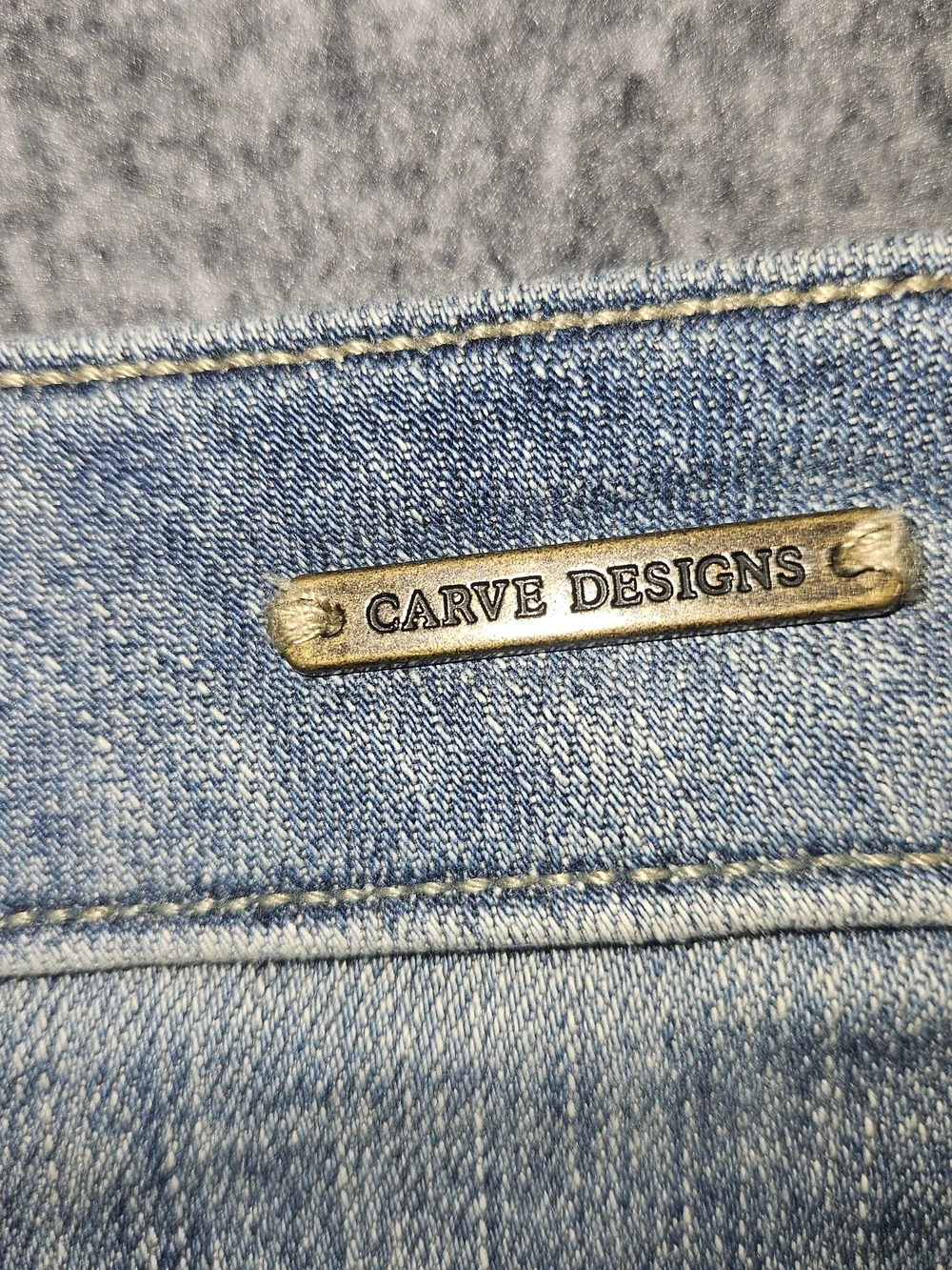 Carve Designs Men's Straight Jeans in Light Blue Wash