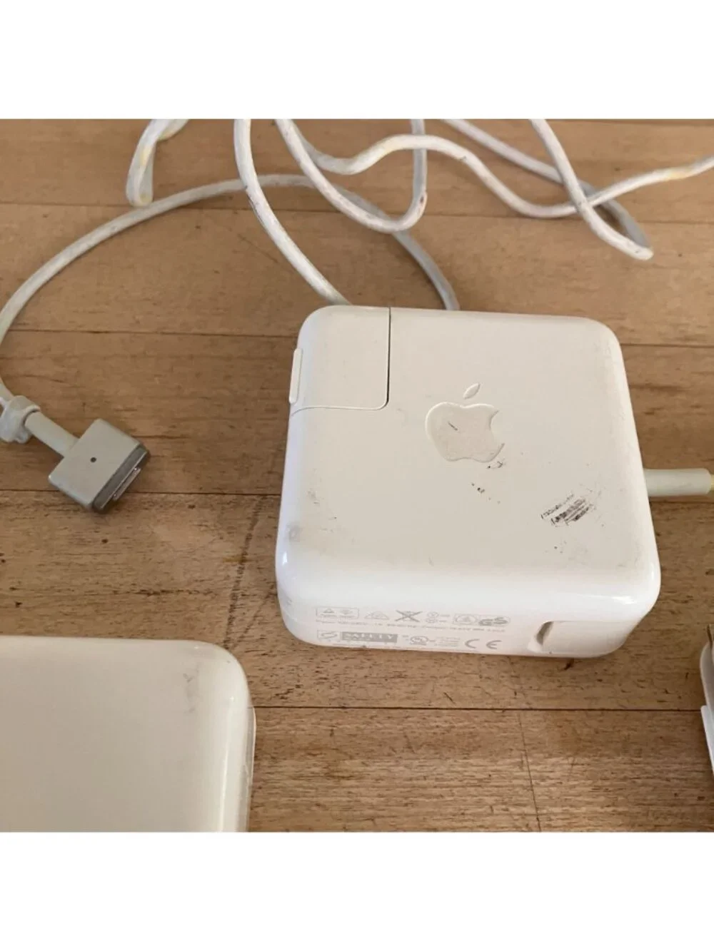 Apple/Non (LOT OF 3) 45W MagSafe 2 Power Adapter A1436 Charger Set White AN EXC
