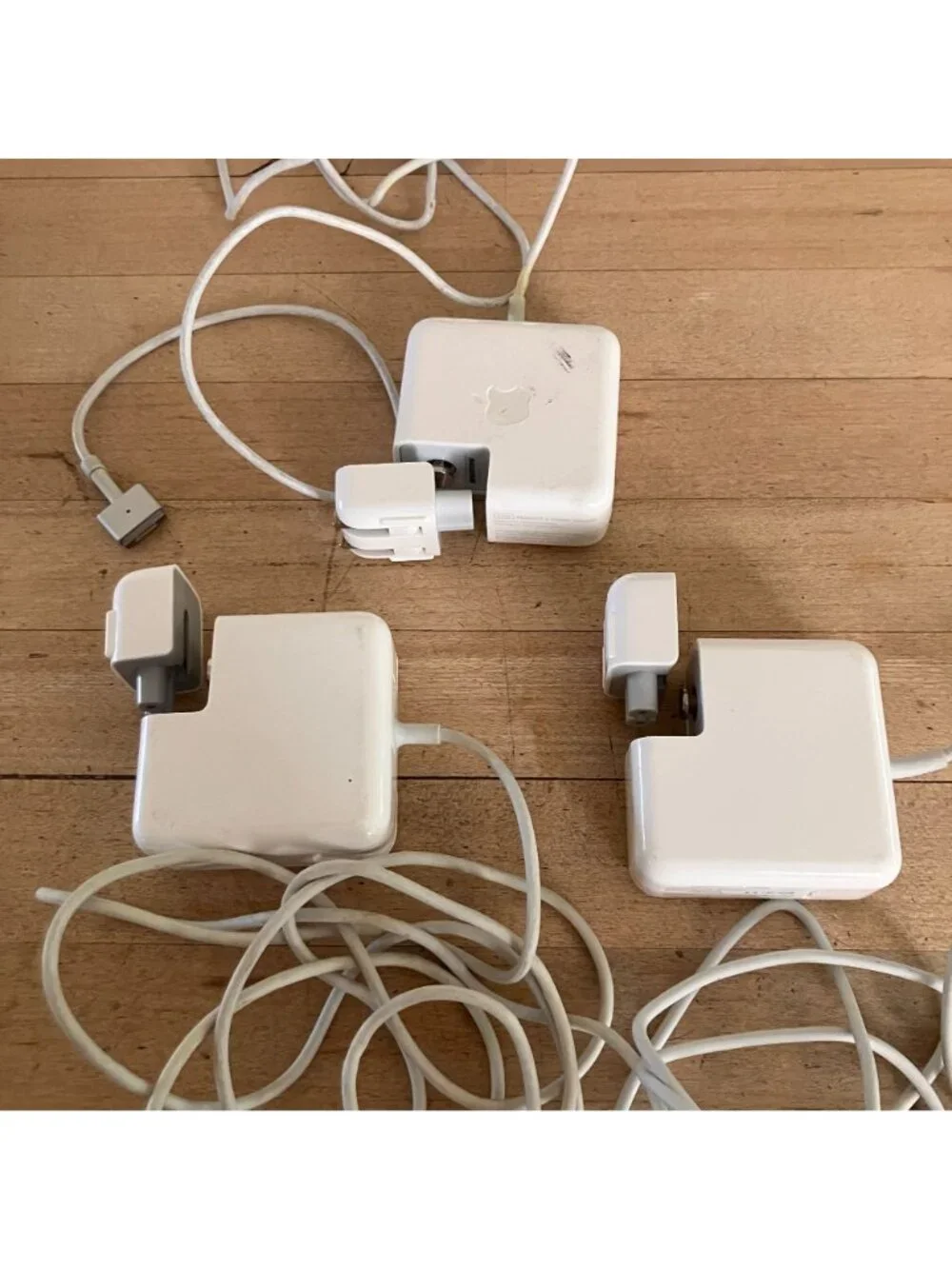 Apple/Non (LOT OF 3) 45W MagSafe 2 Power Adapter A1436 Charger Set White AN EXC