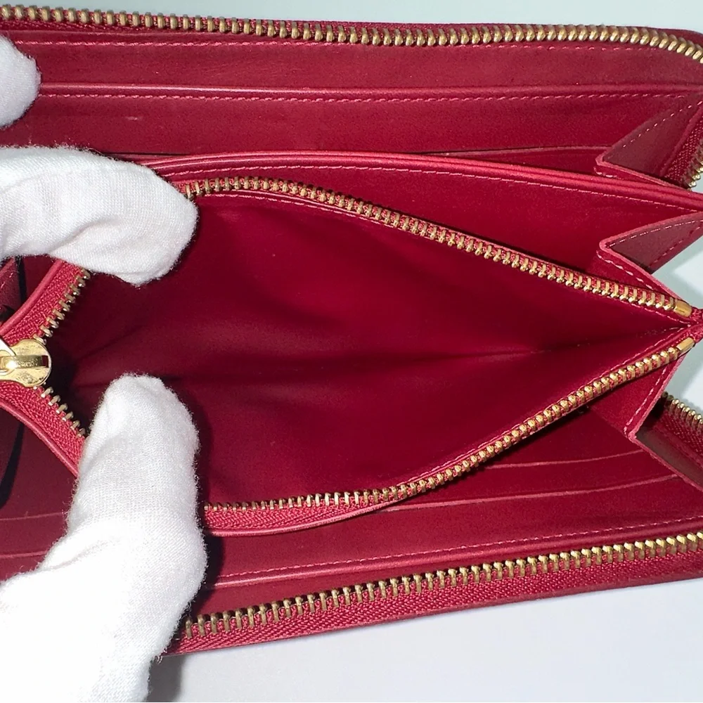 Louis Vuitton Vernis Red Zip-Around Wallet