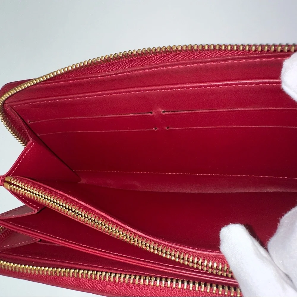 Louis Vuitton Vernis Red Zip-Around Wallet