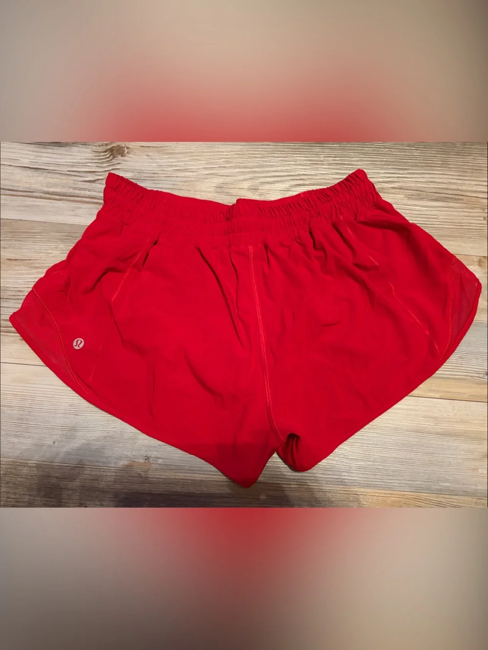 Lululemon hotty hot, 2.5” size 10 red