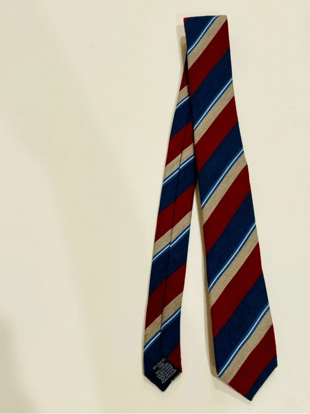 Penguin by Munsingwear red, blue, and beige diagonal striped tie #preppy #retro