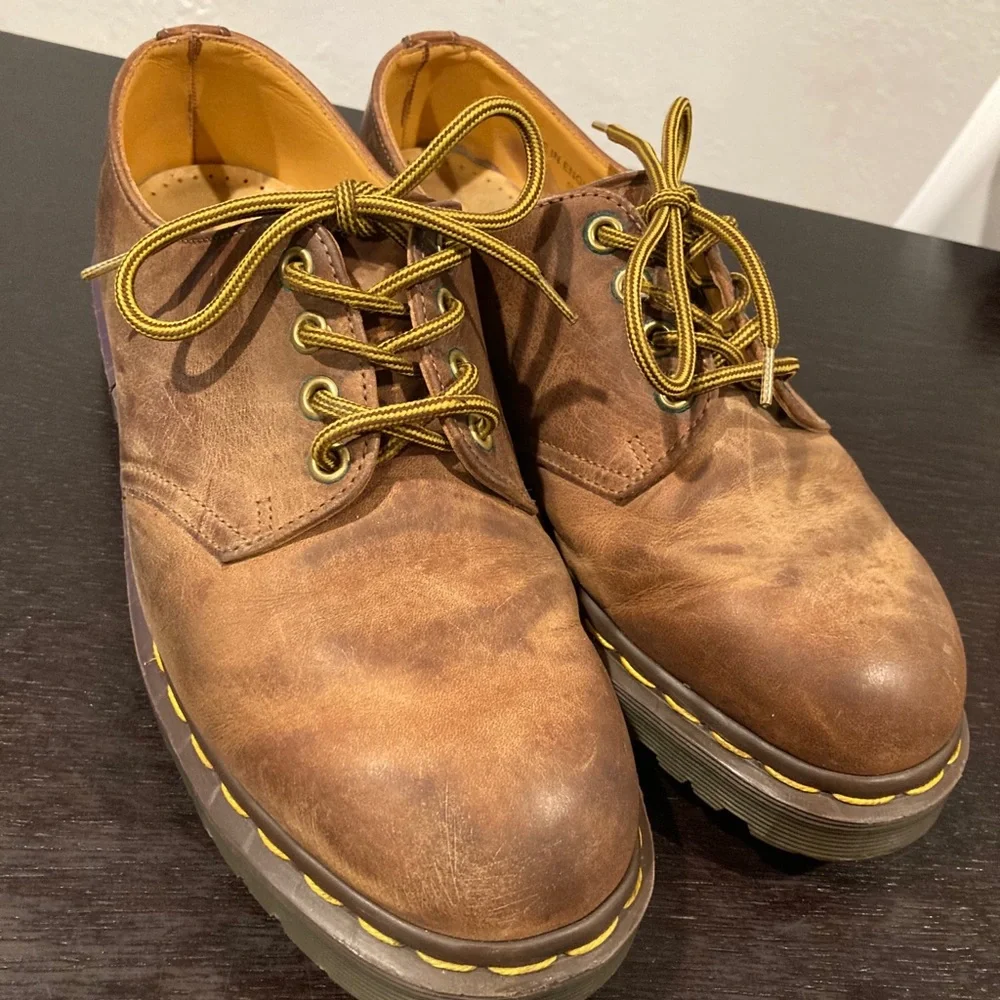 Dr. Martens durable brown