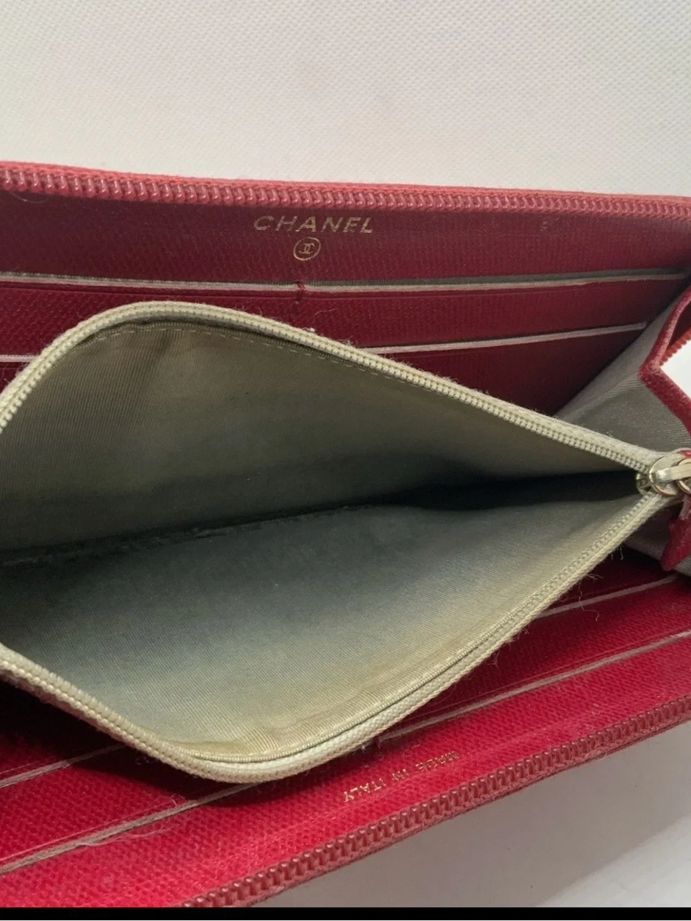 CHANEL elegant zip