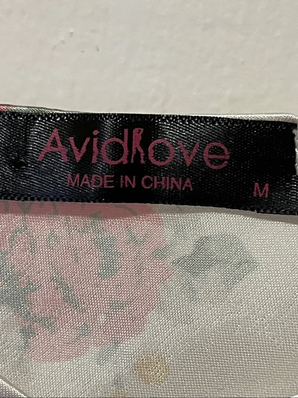 Avidlove lightweight satin